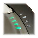 Vertikálna ergonomická laserová káblová počítačová myš EVOLUENT VM4R (na vrchnej časti namontované LED diódy ukazujú akú máte práve zvolenú rýchlosť kurzoru/DPI (veľmi malá (XL), malá (LO), stredná (MD) a  vysoká (HI)).<br />
